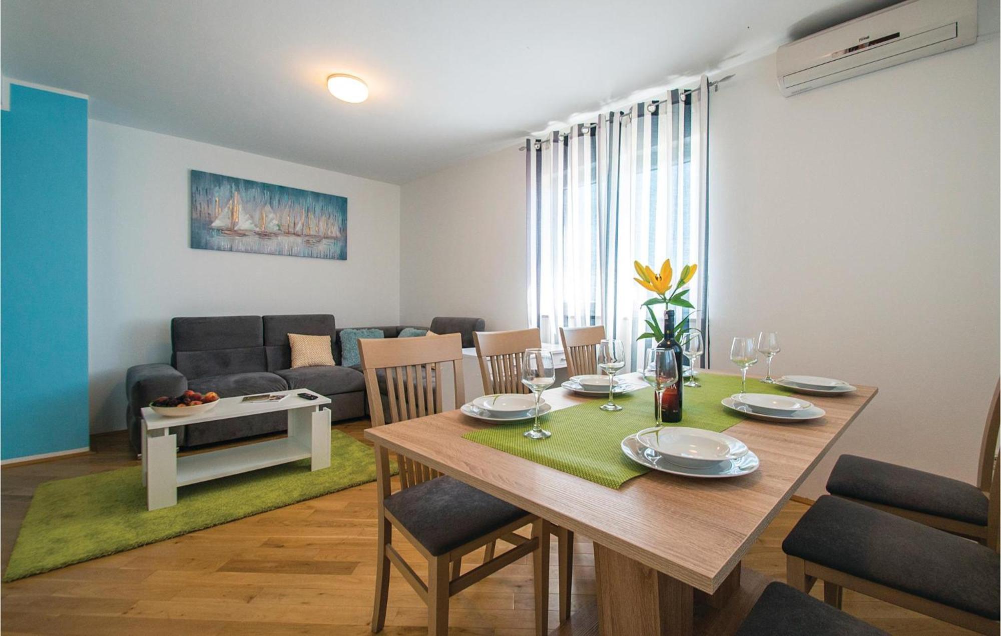 Amazing Apartment In Labin With House Sea View 外观 照片