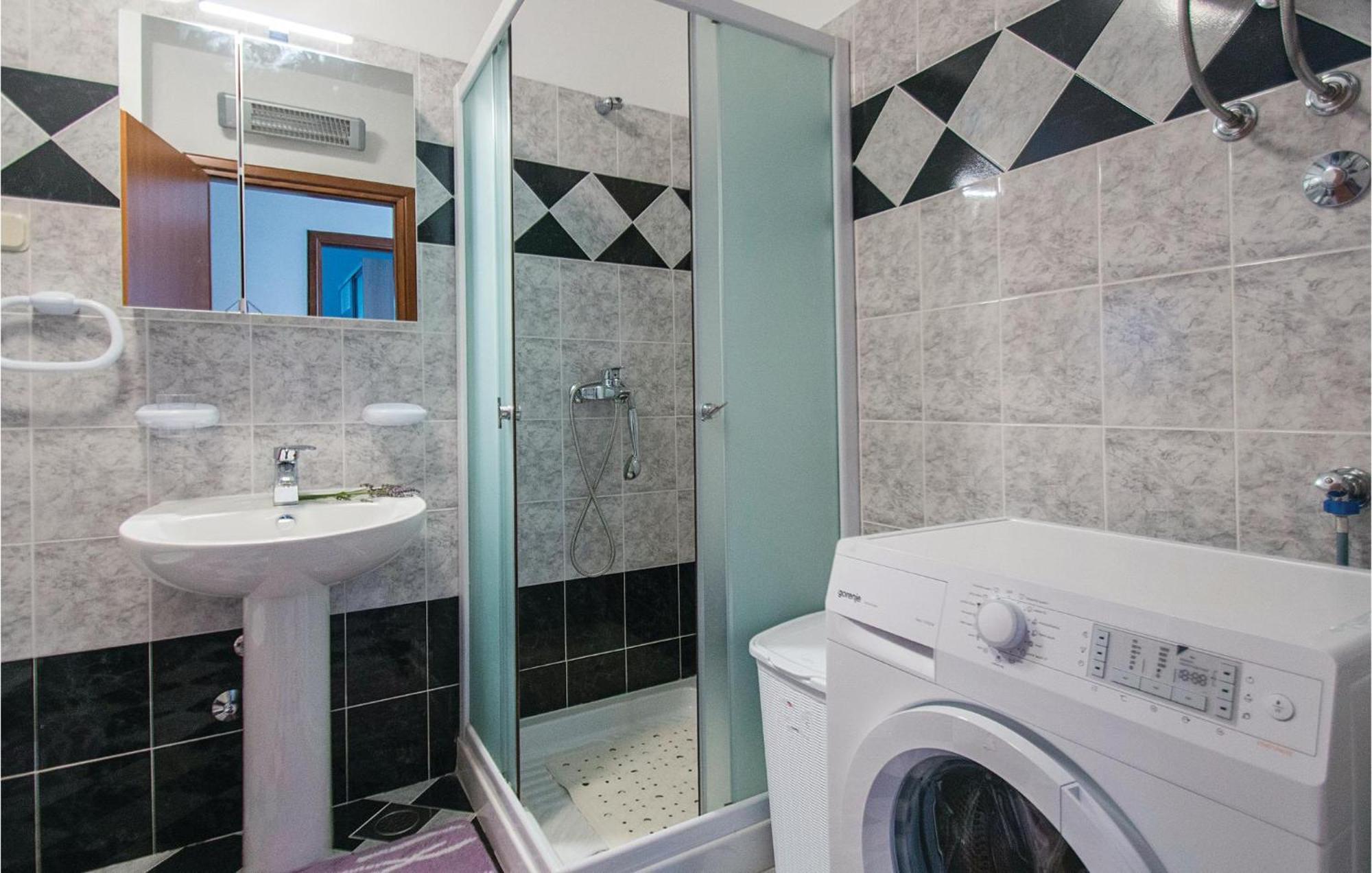 Amazing Apartment In Labin With House Sea View 外观 照片